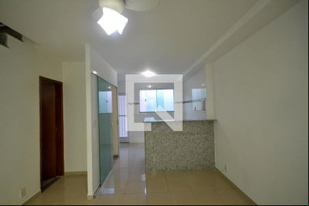 Sala de casa para alugar com 2 quartos, 118m² em Centro, Nilópolis