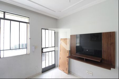 Sala de casa de condomínio à venda com 2 quartos, 60m² em Piratininga, Belo Horizonte