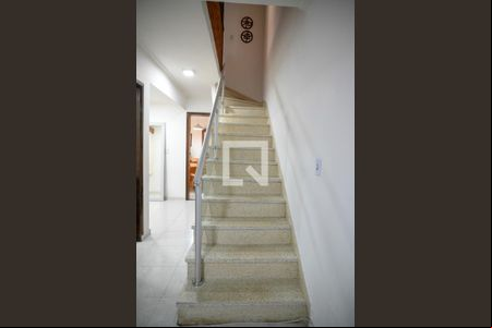 Escada de casa à venda com 2 quartos, 170m² em Jardim Santa Emilia, São Paulo