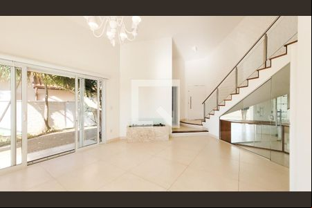 Sala de casa de condomínio para alugar com 3 quartos, 377m² em Conjunto Habitacional Vila Santana (sousas), Campinas