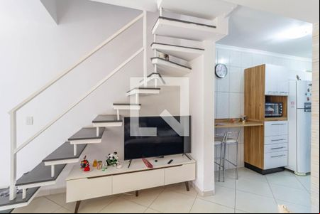 Sala de casa de condomínio para alugar com 2 quartos, 75m² em Itaquera, São Paulo