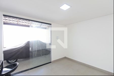 Sala de casa para alugar com 3 quartos, 110m² em Parque Turistas, Belo Horizonte