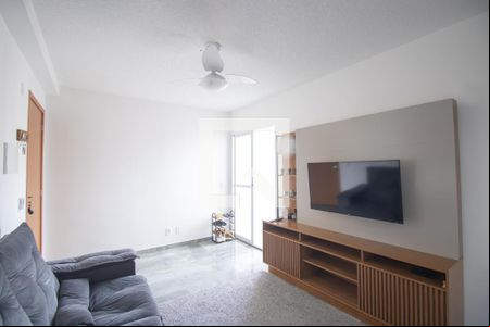Sala de apartamento para alugar com 2 quartos, 75m² em Tribobó, São Gonçalo