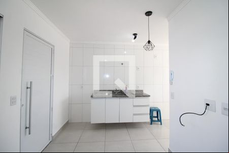 Sala/Cozinha de apartamento para alugar com 1 quarto, 28m² em Vila Diva, São Paulo