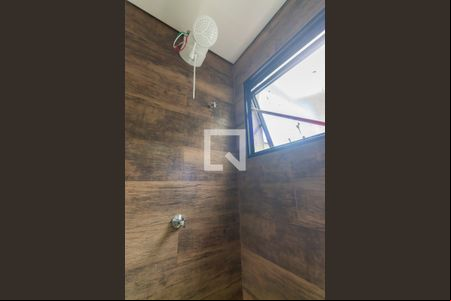 Banheiro de kitnet/studio para alugar com 1 quarto, 20m² em Vila Yolanda, Osasco