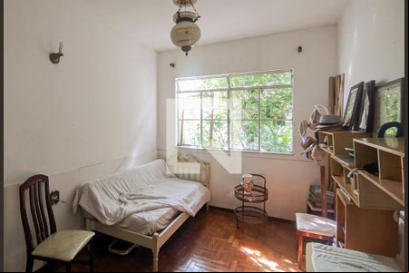 Quarto de casa para alugar com 5 quartos, 130m² em Sagrada Família, Belo Horizonte