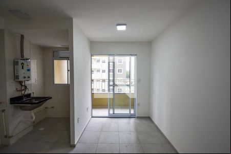 Sala de apartamento para alugar com 2 quartos, 40m² em Del Castilho, Rio de Janeiro