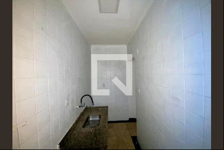 Cozinha de apartamento para alugar com 2 quartos, 40m² em Guilhermina, Praia Grande
