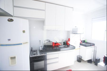Cozinha de apartamento para alugar com 2 quartos, 48m² em Buritis, Belo Horizonte