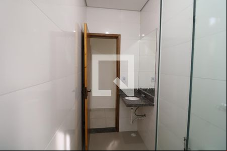 Banheiro de apartamento para alugar com 1 quarto, 33m² em Jardim Imperador (zona Leste), São Paulo