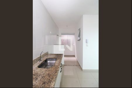 Cozinha de apartamento para alugar com 1 quarto, 34m² em Vila Nivi, São Paulo