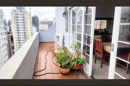 Apartamento à venda com 3 quartos, 158m² em Vila Nova Conceição, São Paulo