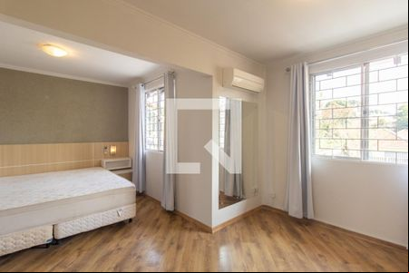 Quarto 1 de casa para alugar com 2 quartos, 190m² em Centro, Curitiba