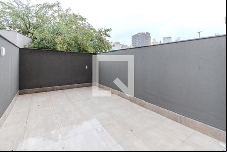 Quintal de kitnet/studio para alugar com 1 quarto, 40m² em Boa Vista, Porto Alegre