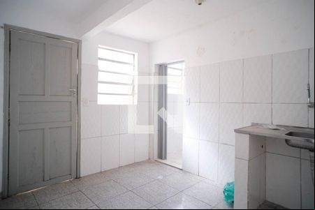Sala/Cozinha de casa para alugar com 1 quarto, 35m² em Vila Paranagua, São Paulo