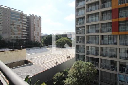 Varanda de kitnet/studio para alugar com 1 quarto, 25m² em Indianópolis, São Paulo