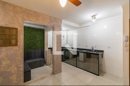Sala e Cozinha  de apartamento para alugar com 2 quartos, 44m² em Vila Talarico, São Paulo