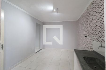 Sala/Cozinha de casa para alugar com 1 quarto, 27m² em Jardim Guanca, São Paulo