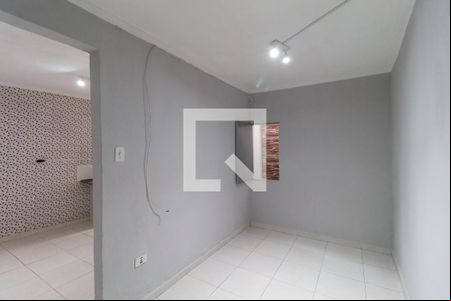 Quarto de casa para alugar com 1 quarto, 27m² em Jardim Guanca, São Paulo