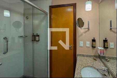 Banheiro de kitnet/studio à venda com 1 quarto, 27m² em Lourdes, Belo Horizonte