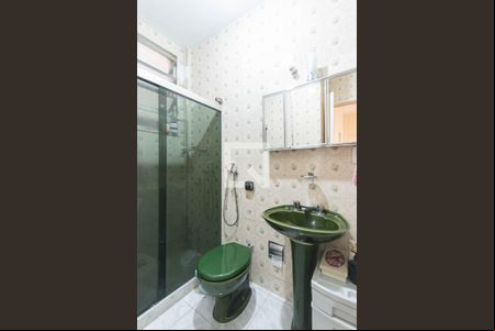 Banheiro de apartamento à venda com 1 quarto, 47m² em Maracanã, Rio de Janeiro