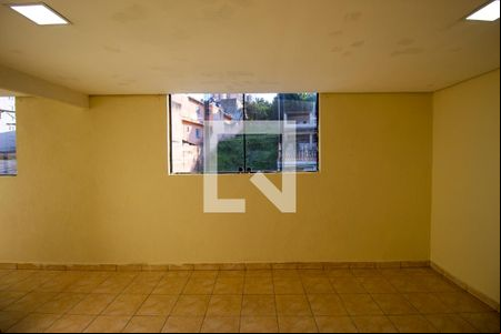 Casa para alugar com 2 quartos, 80m² em Vila Carmosina, São Paulo