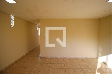 Casa para alugar com 2 quartos, 80m² em Vila Carmosina, São Paulo