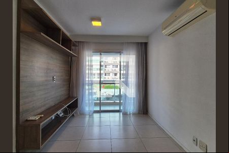 Sala de apartamento para alugar com 2 quartos, 75m² em Recreio dos Bandeirantes, Rio de Janeiro