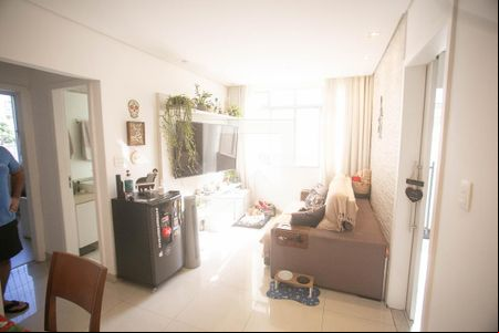 Sala de apartamento à venda com 2 quartos, 57m² em Padre Eustáquio, Belo Horizonte