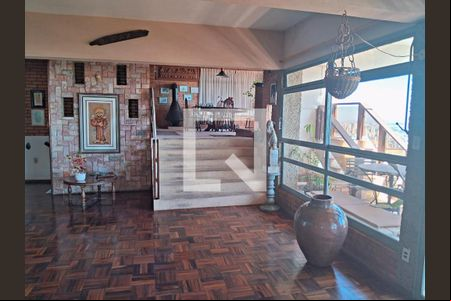 Casa à venda com 5 quartos, 650m² em Santa Lúcia, Belo Horizonte