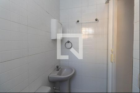 Banheiro  de casa para alugar com 2 quartos, 75m² em Vila Sabrina, São Paulo
