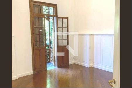 Casa à venda com 5 quartos, 300m² em Jardim Paulistano, São Paulo