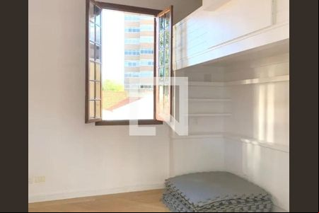 Casa à venda com 5 quartos, 300m² em Jardim Paulistano, São Paulo