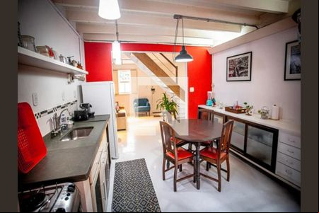 Casa à venda com 2 quartos, 110m² em Pinheiros, São Paulo