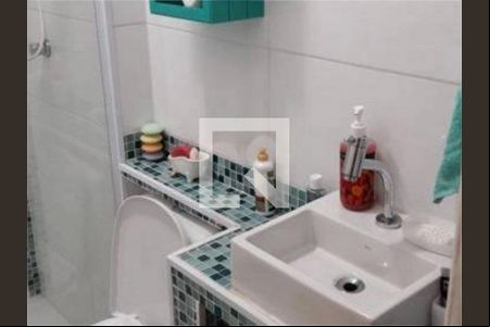 Apartamento à venda com 2 quartos, 50m² em Vila Carmosina, São Paulo
