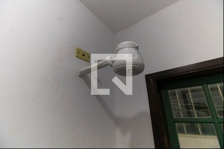 Chuveiro  de kitnet/studio para alugar com 1 quarto, 25m² em Engenho do Mato, Niterói