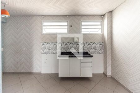 Cozinha de kitnet/studio para alugar com 1 quarto, 42m² em República, São Paulo