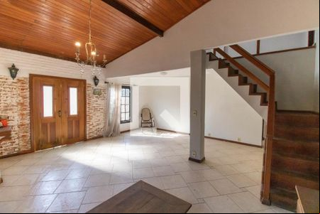 Sala de casa à venda com 4 quartos, 255m² em Serra Grande, Niterói