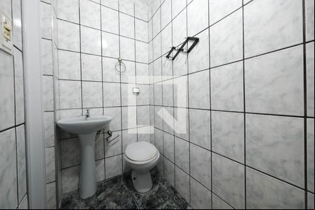 Banheiro de casa para alugar com 1 quarto, 30m² em Vila Robertina, São Paulo