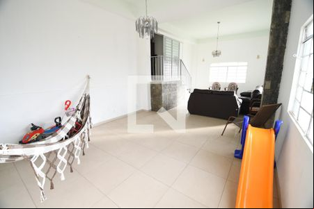 Sala de casa para alugar com 3 quartos, 311m² em Fazenda Santa Cândida, Campinas