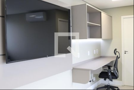 Sala de TV de apartamento para alugar com 1 quarto, 45m² em Bethaville I, Barueri